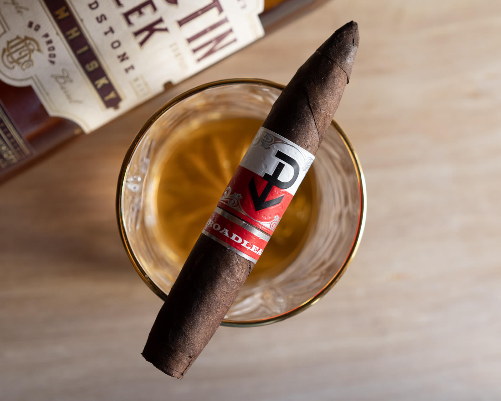 Powstanie Broadleaf Perfecto Review 4